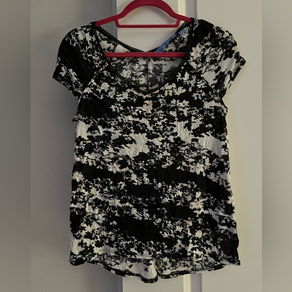 Simply Vera Cap sleeve top